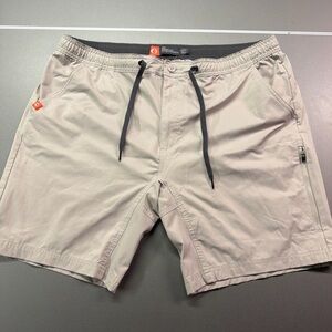 The American Outdoorsman Shorts Men's Size XL Cargo Tan Outdoor Hiking Utility